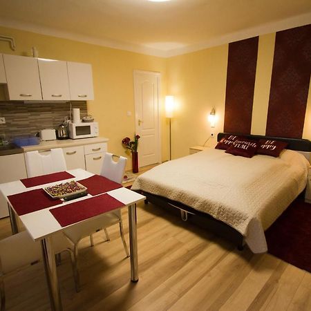 Angyal Apartman Cserkeszőlő Dış mekan fotoğraf